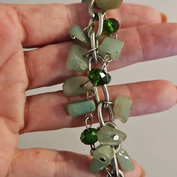 Green beads crystals and faux gemstones silver tone double row stretch bracelet - Picture 4 of 5